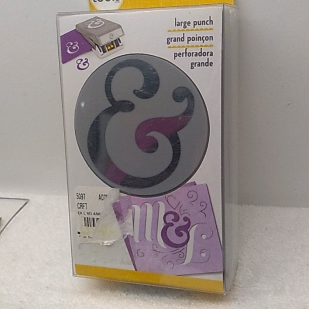 Eksuccess scrapbooking craft paper punch,  1/2 inch punch